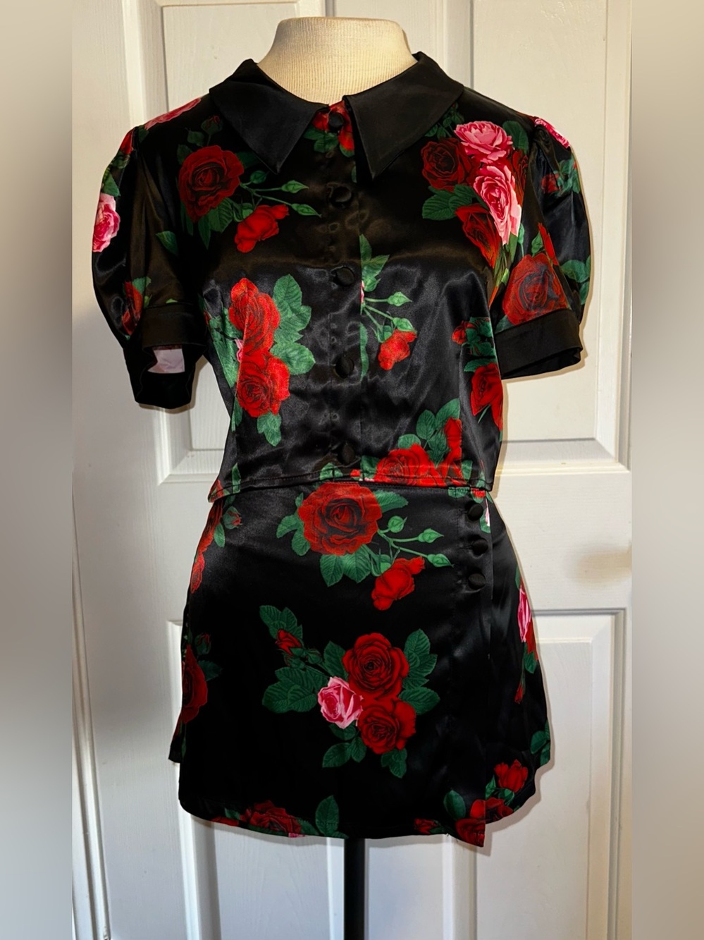 Sugar Thrillz Dolls Kill HIGH SCHOOL HEARTTHROB Black Rose Satin Top Skort SET L